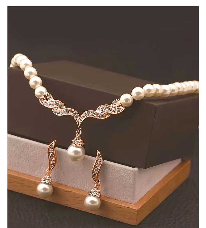 High Quality Rose Gold Pearl Necklace Set with Earrings