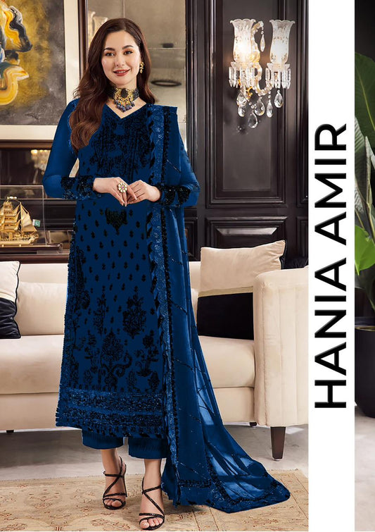 Latest embroidered dress wear by hania amir